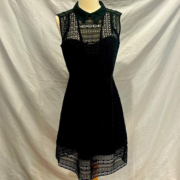 Karen Millen Black Eyelet Collar sleeveless Dress US8 - Picture 1 of 4